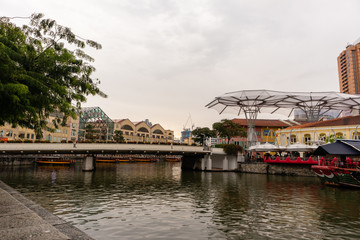 Naklejka premium Bridge crossing to Clarke Quay Singapore