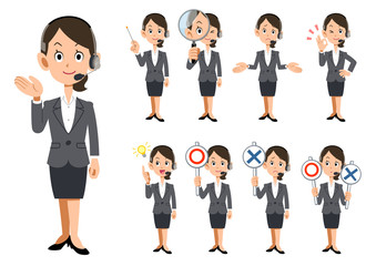 ヘッドセットを装着した女性オペレーターの9種類の表情と仕草_全身