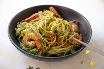 King prawns and pesto sauce with spaghetti