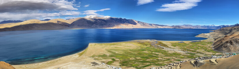 Tso Moriri lake in Rupshu valley, Ladakh, India © estivillml
