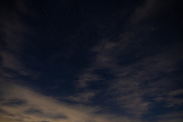 Obraz na płótnie Canvas Early evening sky over lake Tillery