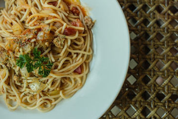 The spaghetti pasta dish white.