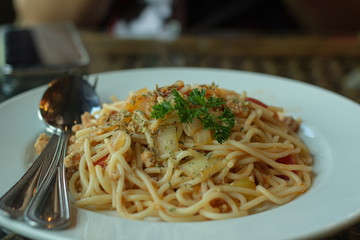 The spaghetti pasta dish white.