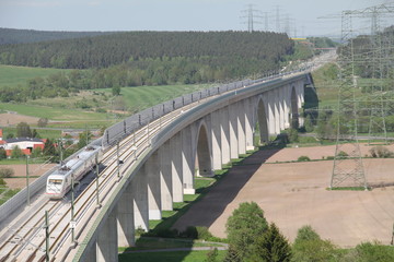 Neubaustrecke VDE 8.1 Talbr&uuml;cke Langewiesen