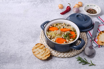 Minced meat with vegetables and beans