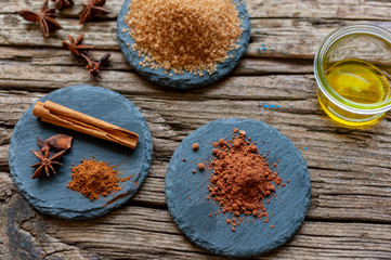 Weihnachtliche Dekoration  in Blau mit Boukeh 