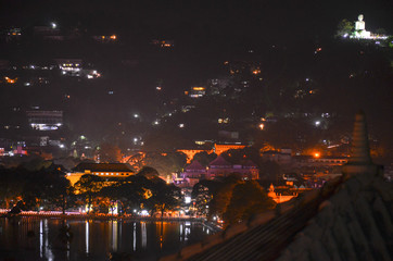 Kandy bei Nacht, Sri Lanka