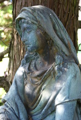 Obraz premium Marienfigur auf dem Alten Friedhof Hamburg-Finkenwerder