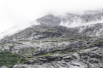 Berge in Norwegen, Landschaft bei Andalsnes, Romsdalsfjord