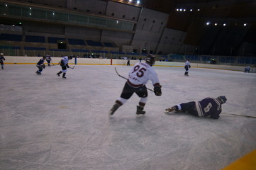 Obraz premium Ice hockey game, quick movement of players