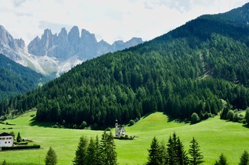 Fototapeta na wymiar A chapel in Val di Funes, Dolomites, Italy