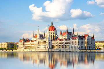 Obraz premium Parlament an der Donau, Budapest, Ungarn 