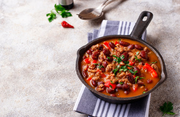 Traditional Mexican dish chili con carne - obrazy, fototapety, plakaty