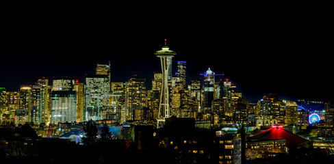 Fototapeta na wymiar Seattle City Skyine in the Evenin