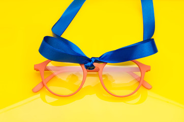 Gafas graduadas para regalar, regalar salud a los seres queridos; gafas para poder leer o ver de...