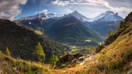 Photo sur Plexiglas Mont Blanc Randonnée au Grand Balcon dans la région du Mont-Blanc, France