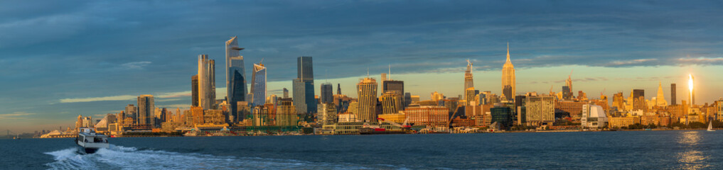 Fototapeta na wymiar View to Manhattan skyline from Hoboken Jersey city at sunset