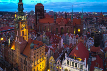 Obraz premium Aerial view of the old town in Gdansk with beautiful architecture at dusk, Poland