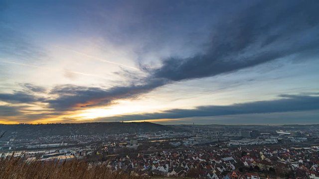 Vom Sonnenuntergang bis zu den Citylights einer Großstadt, Timelapse in Stuttgart