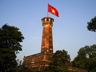 Vietnam tover with flag 