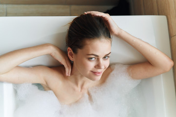 Obraz premium young woman in bath