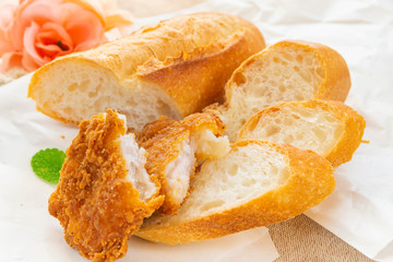 フライドチキンとフランスパン