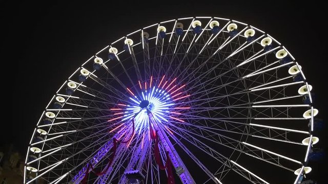 Ferris Wheel in Lille Grand Place turning