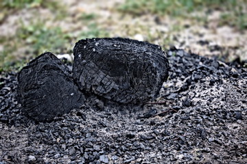 Asche - ausgebrannte Feuerstelle