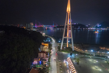 Obraz premium Ferris Wheel and Cable Car in Ha Long Bay, Vietnam