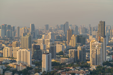 Fototapeta na wymiar City of Bangkok with air pollution