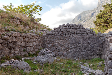 Fototapeta na wymiar old stone wall of stones in Kotor, Montenegro