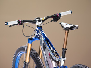 電動アシストマウンテンバイク