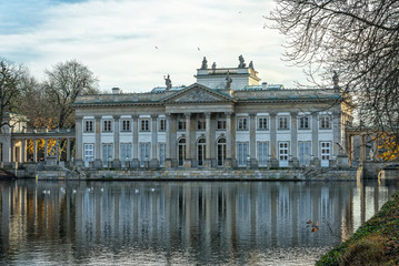 Fototapeta na wymiar Palace on the island - Royal Baths in Warsaw