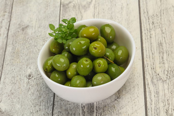 Green Campo Real olives in the bowl