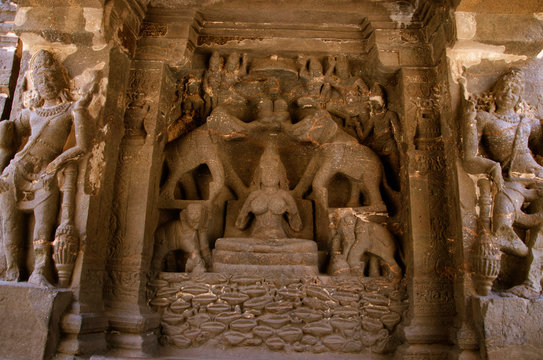 Beautifully carved idols, Kailas Mandir, Cave No. 16, Ellora Caves, Aurangabad, Maharashtra