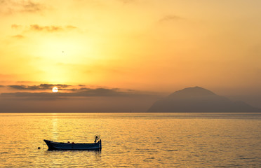 Am Morgen auf einer Insel im Mittelmeer