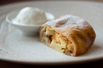 apple strudel and ice cream