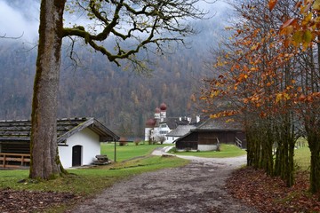 Fototapeta na wymiar Houses in Alps - Berchtesgaden - Germany