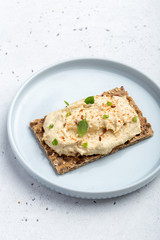 Bread crisp with hummus