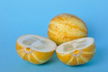 yellow pepino