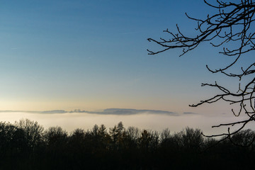 Über dem Nebel auf dem Schiffenberg
