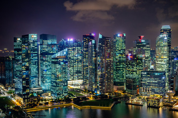 Fototapeta na wymiar Singapur Skyline bei Nacht