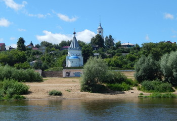 Часовня на берегу © golisin