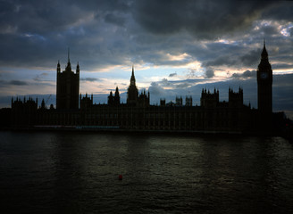 Houses of Parliament and Tamiza River, London, England - July, 2011 - obrazy, fototapety, plakaty