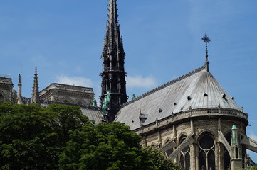 Fototapeta na wymiar Vierungsturm der Kathedrale Notre-Dame in Paris - VOR dem Großbrand