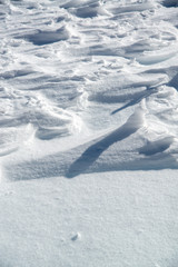 雪原の雪模様　高山の様子