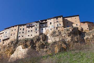 Fototapeta na wymiar Houses by the border of the cliff