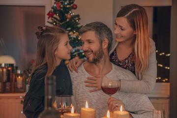 familie weihnachten essen 