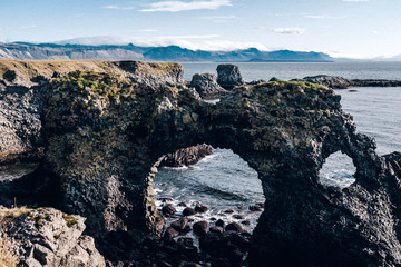 Loch in Felsen Island
