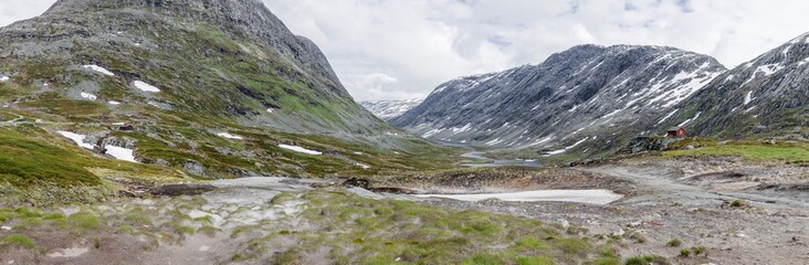 Blick auf den Langvatnet, Seen- und Berglandschaft Norwegen